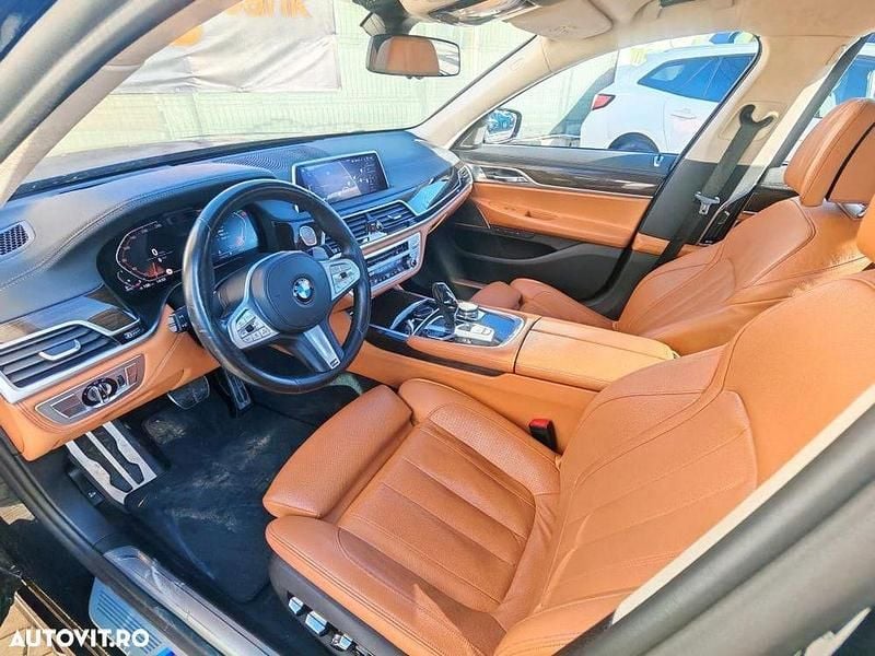 Second-hand BMW 740 Comfort Edition 320 CP (235 kW) 2019 Culoarenegru Berlinǎ