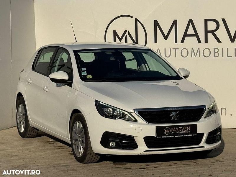 Second-hand Peugeot 308 Active 102 CP (75 kW) 2020 Culoarealb Hatchback