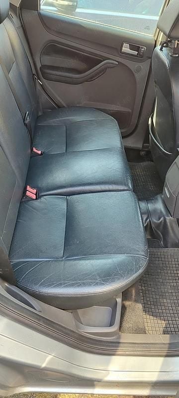 Second-hand Ford Focus 109 CP (80 kW) 2005 Gri Break