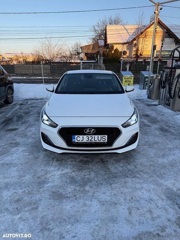 Culoarealb Utilizat 2018 Hyundai i30 Berlinǎ | 13.900 EUR (Preț bun) - Imagine 1/4