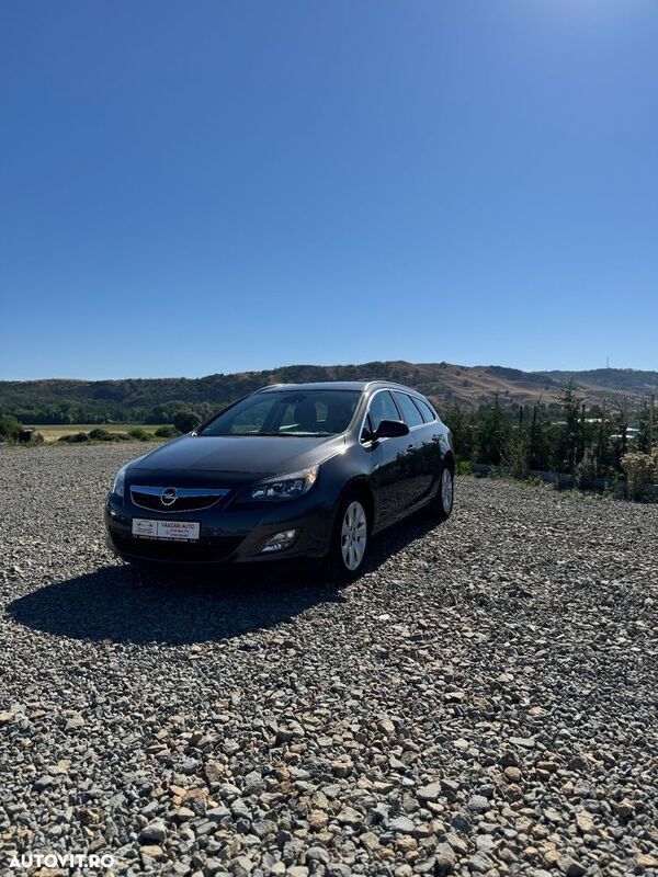 Gri Utilizat 2011 Opel Astra Active Break | 4.300 EUR (Preț OK) - Imagine 1/4