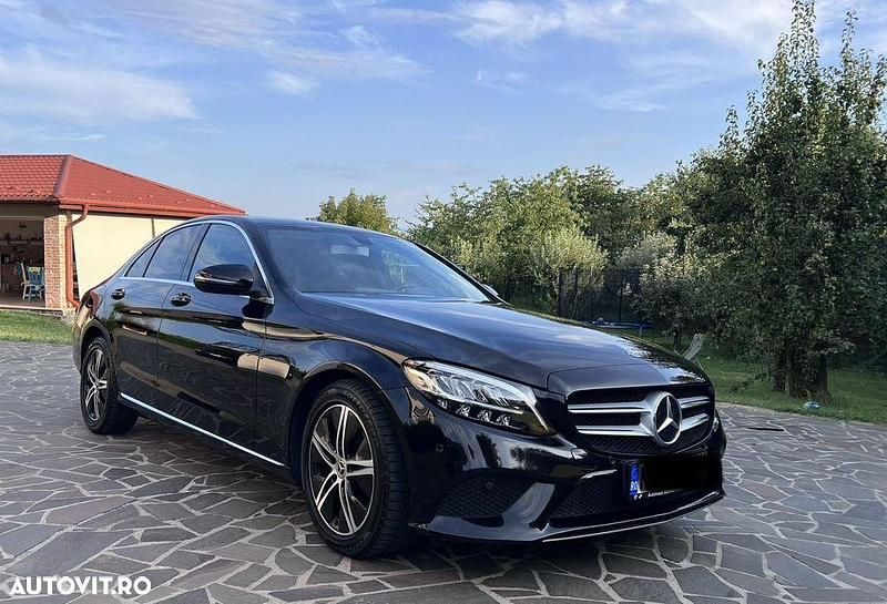 Culoarenegru Utilizat 2019 Mercedes C200 Break | 16.900 EUR (Preț OK) - Imagine 1/4