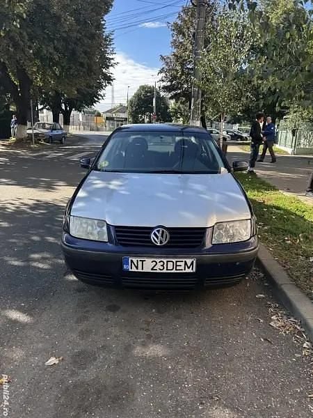 Second-hand VW Bora 105 CP (77 kW) 2001 Albastru Berlinǎ