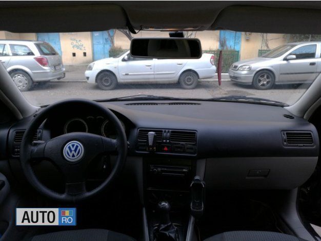 Second-hand VW Bora 110 CP (80 kW) 2001 Negru Berlinǎ