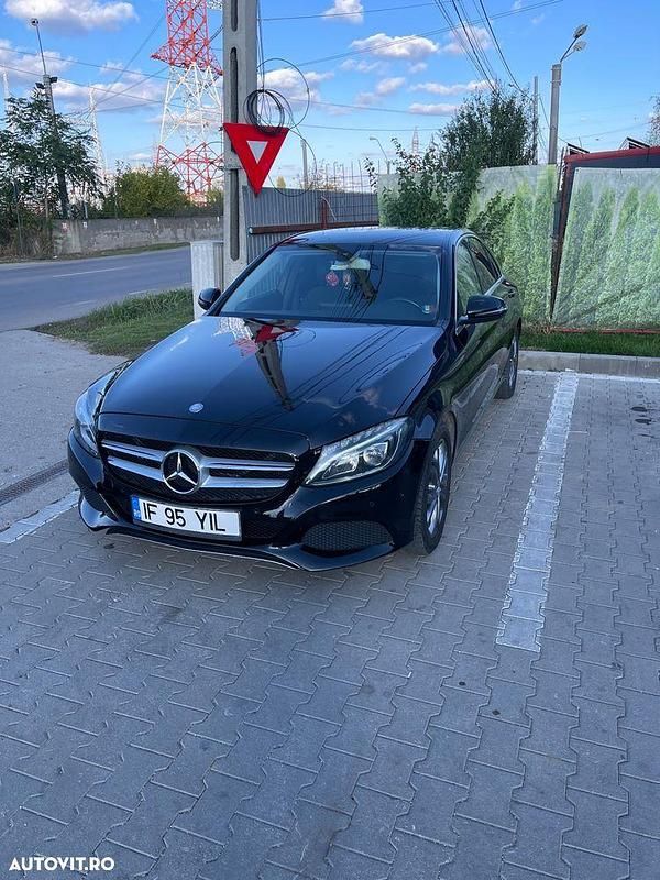 Culoarenegru Utilizat 2016 Mercedes C200 Berlinǎ | 16.500 EUR (Preț OK) - Imagine 1/4