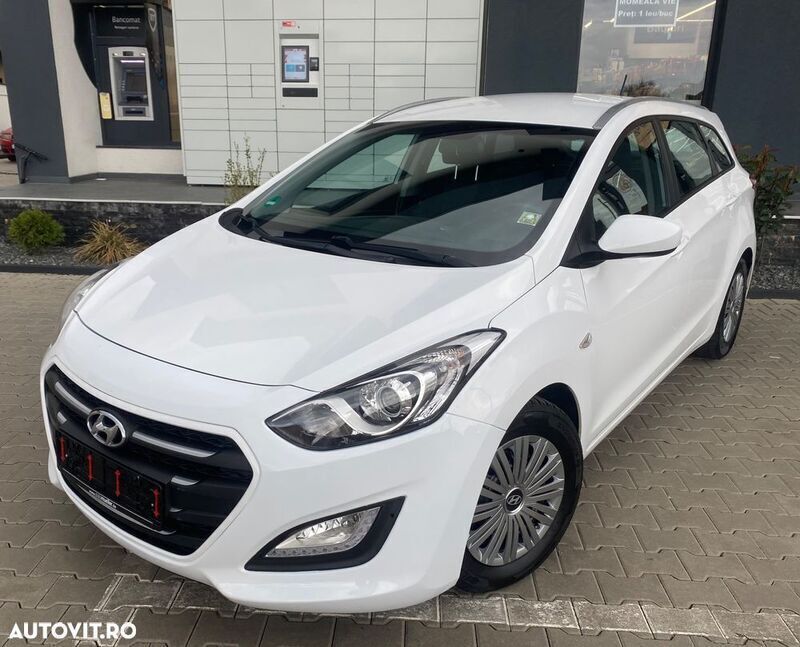 Alb Utilizat 2016 Hyundai i30 Comfort Hatchback | 6.450 EUR (Super Preț) - Imagine 1/4