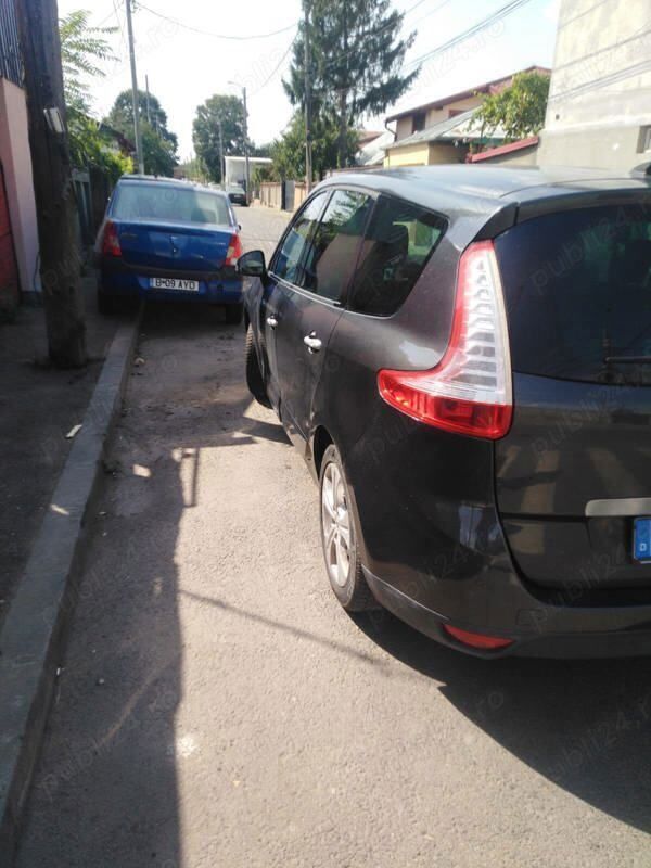 Utilizat 2010 Renault Scénic III Monovolum | 2.500 EUR - Imagine 1/4