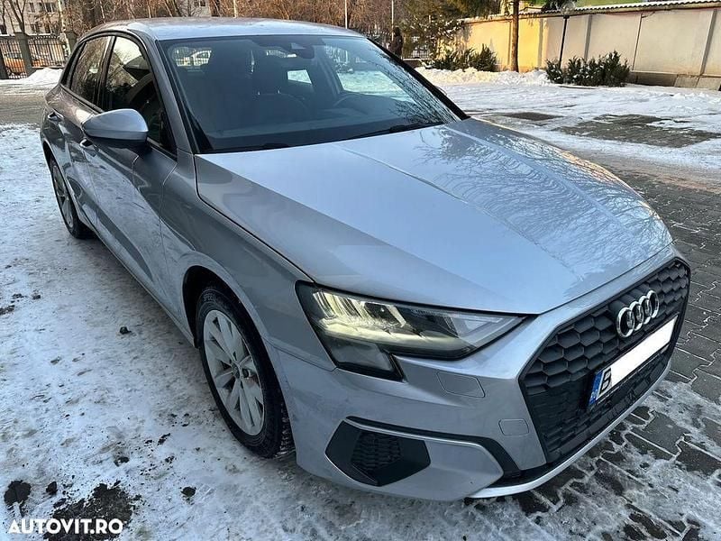 Second-hand Audi A3 Advanced 116 CP (85 kW) 2021 Culoareargint Hatchback