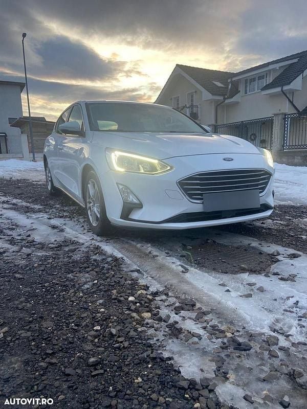 Culoarealb Utilizat 2018 Ford Focus Hatchback | 8.500 EUR (Preț OK) - Imagine 1/4