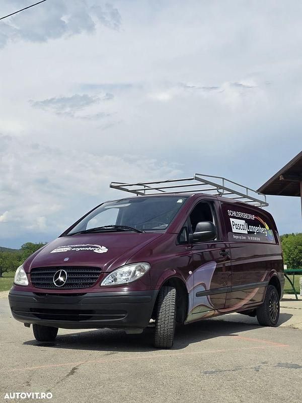 Rosu Utilizat 2006 Mercedes Vito Monovolum | 4.200 EUR (Super Preț) - Imagine 1/4