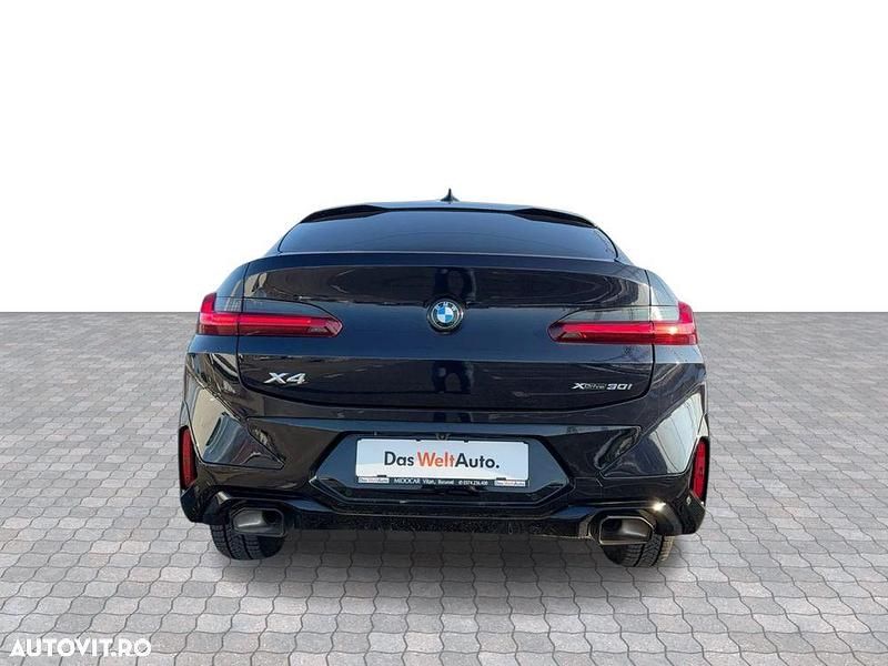 Second-hand BMW X4 245 CP (180 kW) 2022 Culoarenegru SUV