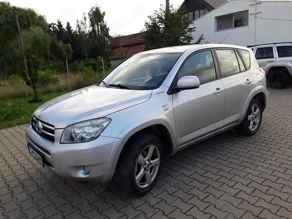 Argintiu Utilizat 2007 Toyota RAV4 SUV | 3.950 EUR (Preț OK) - Imagine 1/4