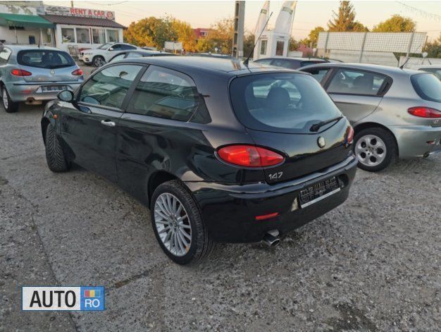 Gri Utilizat 2004 Alfa Romeo 147 Hatchback | 1.499 EUR - Imagine 1/4