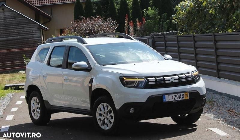 Culoarealb Utilizat 2024 Dacia Duster Expression SUV | 15.450 EUR (Preț bun) - Imagine 1/4