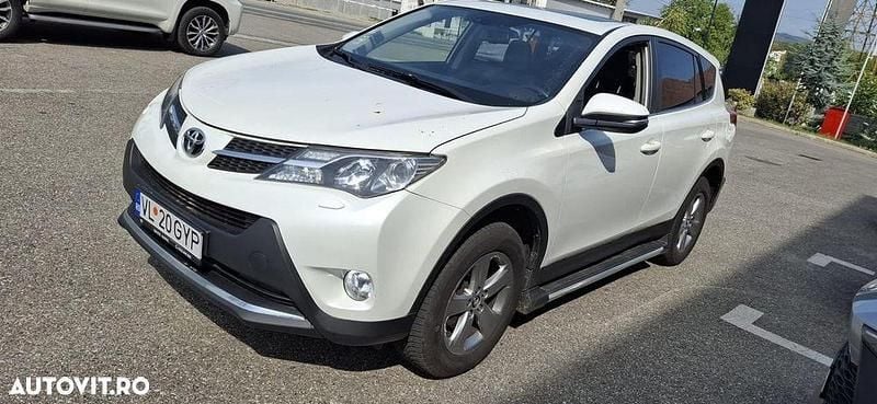 Culoarealb Utilizat 2016 Toyota RAV4 Multidrive S SUV | 12.999 EUR (Super Preț) - Imagine 1/4