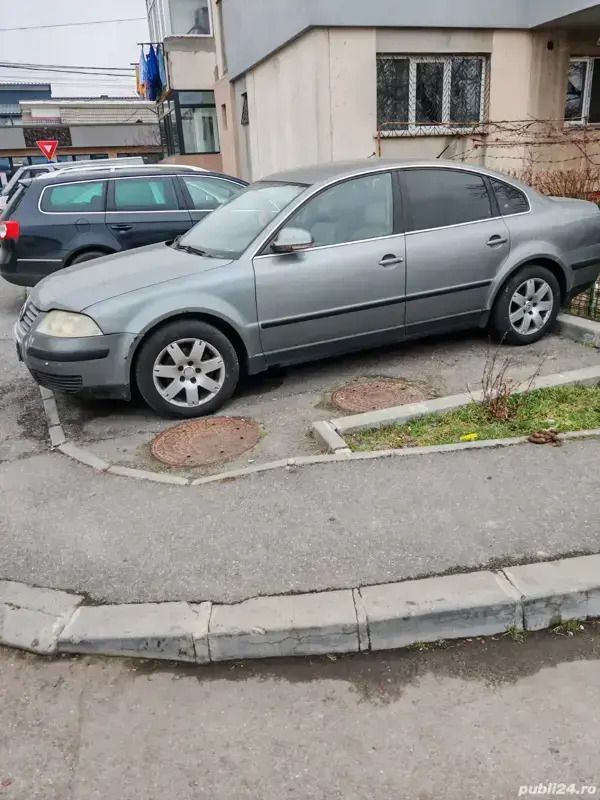Utilizat 2004 VW Passat Berlinǎ | 2.400 EUR (Preț OK) - Imagine 1/4