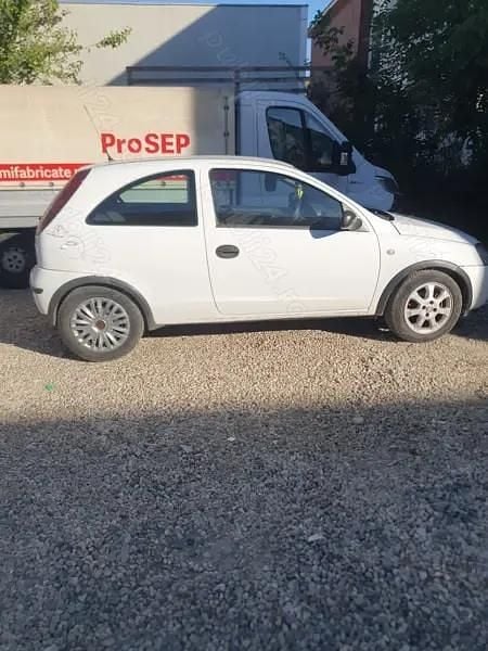 Utilizat 2005 Opel Corsa Coupe | 1.300 EUR (Super Preț) - Imagine 1/4