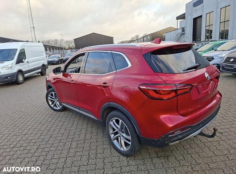 Second-hand MG HS Luxury 162 CP (119 kW) 2022 Culoarerosu SUV