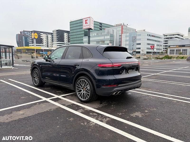 Second-hand Porsche Cayenne S 440 CP (323 kW) 2018 Culoarealbastru SUV