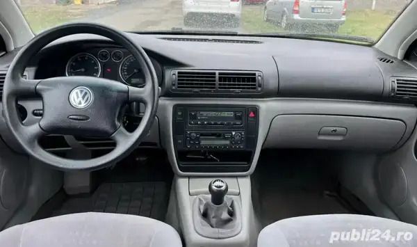 Argintiu Utilizat 2003 VW Passat Berlinǎ | 1.750 EUR (Preț OK) - Imagine 1/4
