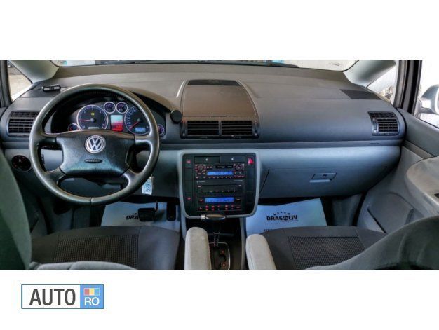 Second-hand VW Sharan 115 CP (84 kW) 2002 Argintiu Monovolum