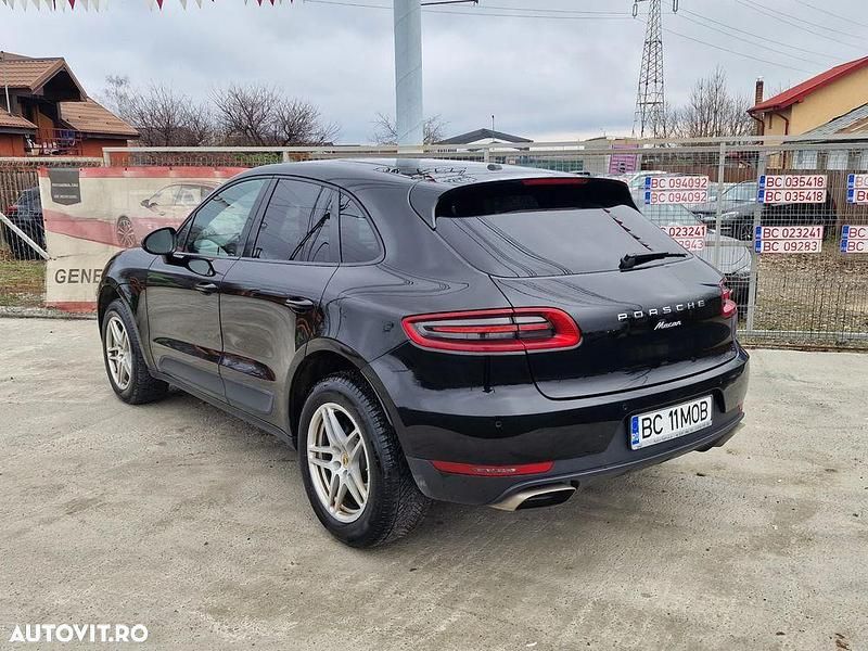 Second-hand Porsche Macan 252 CP (185 kW) 2017 Culoarenegru SUV