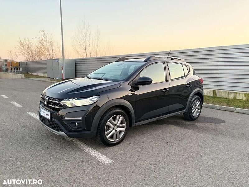Culoarenegru Utilizat 2022 Dacia Sandero Celebration | 9.300 EUR (Preț bun) - Imagine 1/4