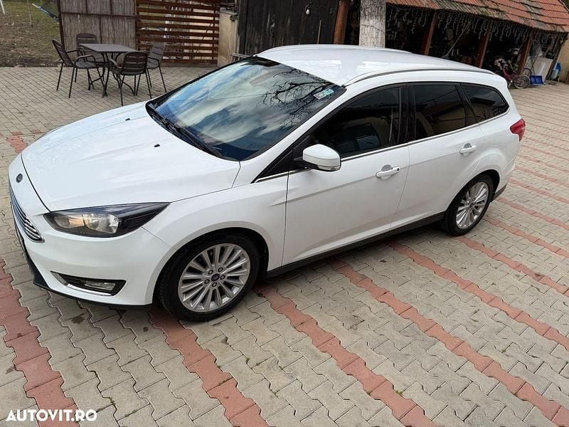 Second-hand Ford Focus Titanium 125 CP (91 kW) 2016 Culoarealb Break