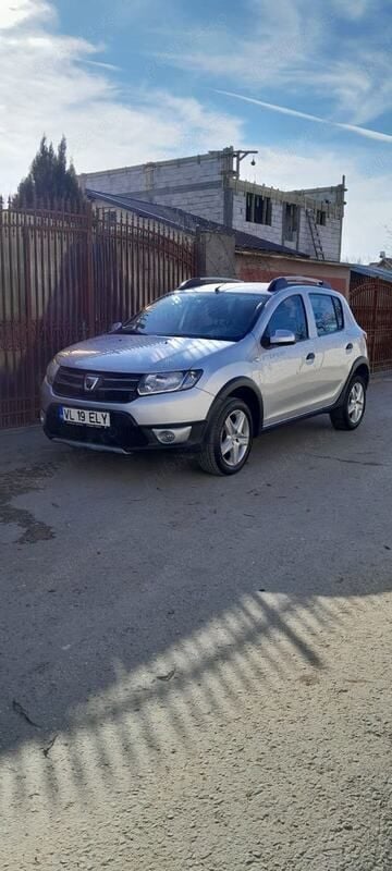 Utilizat 2014 Dacia Sandero Stepway Hatchback | 4.299 EUR (Preț OK) - Imagine 1/4