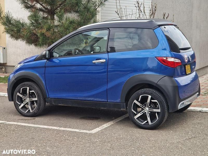 Albastru Utilizat 2023 Aixam Crossline Hatchback | 11.750 EUR - Imagine 1/4