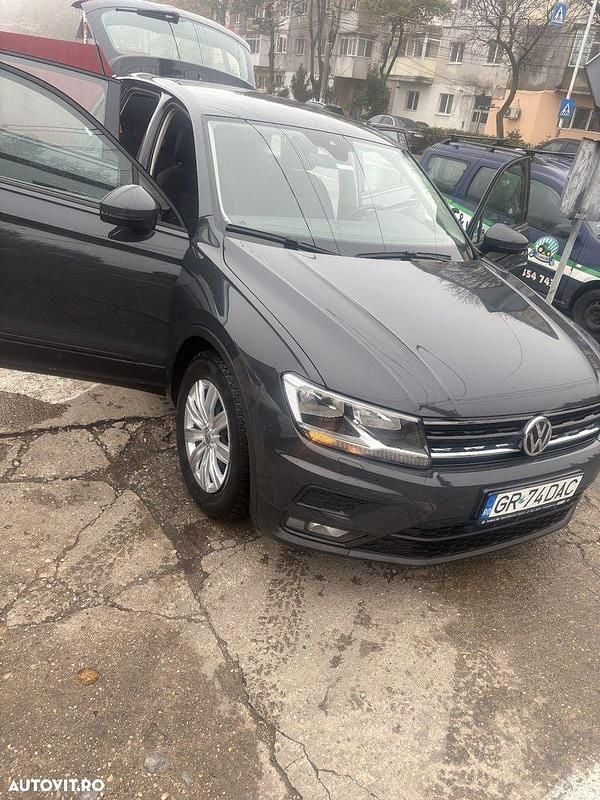 Culoaregri Utilizat 2020 VW Tiguan Trendline SUV | 22.000 EUR (Preț bun) - Imagine 1/4