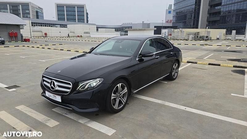 Culoarenegru Utilizat 2019 Mercedes E300 Avantgarde Berlinǎ | 31.900 EUR (Super Preț) - Imagine 1/4