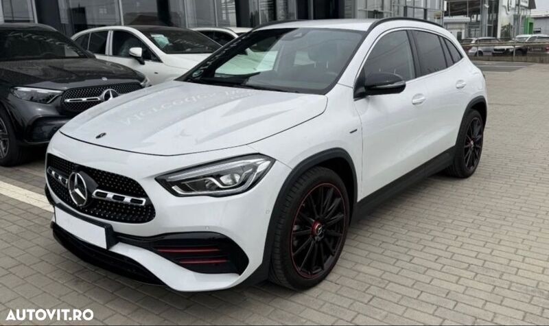 Alb Utilizat 2020 Mercedes GLA200 SUV | 29.900 EUR - Imagine 1/4
