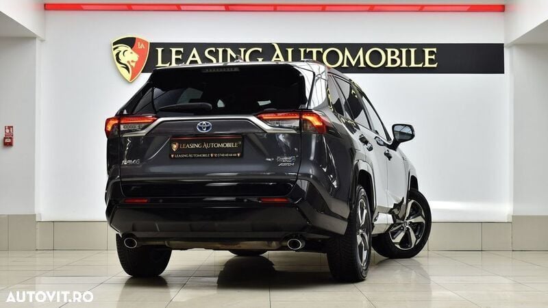 Second-hand Toyota RAV4 Hybrid Style 306 CP (225 kW) 2023 Gri SUV