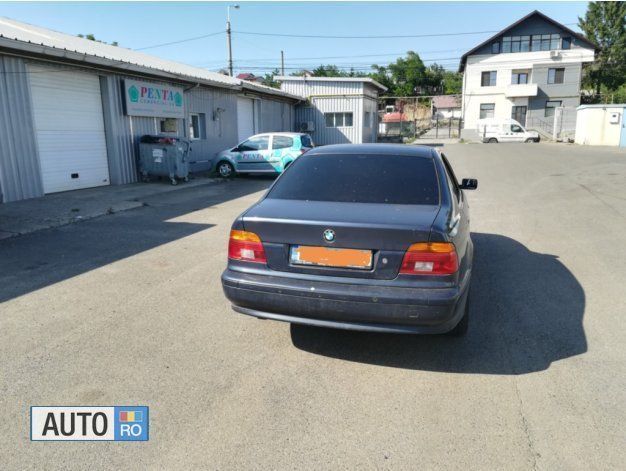 Albastru Utilizat 2002 BMW 525 Berlinǎ | 2.690 EUR - Imagine 1/4