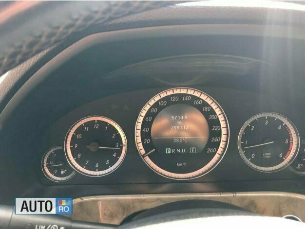 Second-hand Mercedes E200 136 CP (100 kW) 2011 Gri Berlinǎ