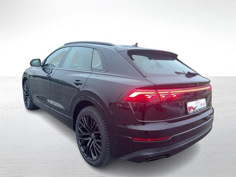 Nouă Audi Q8 340 CP (250 kW) 2025 Negru  metalic SUV