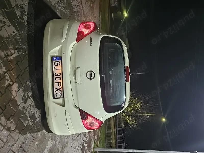 Second-hand Opel Corsa 100 CP (73 kW) 2011 Break