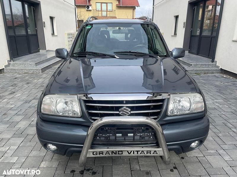 Second-hand Suzuki Grand Vitara 128 CP (94 kW) 2005 Culoaregri SUV