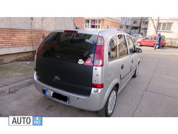 Gri Utilizat 2004 Opel Meriva Monovolum | 2.200 EUR (Preț OK) - Imagine 1/3