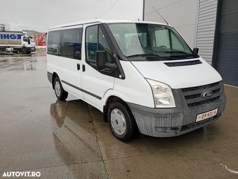 Alb Utilizat 2009 Ford Transit Monovolum | 5.490 EUR (Scump) - Imagine 1/4