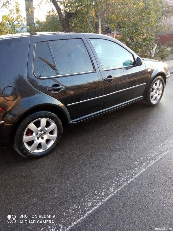 Second-hand VW Golf IV 131 CP (96 kW) 2002 Berlinǎ