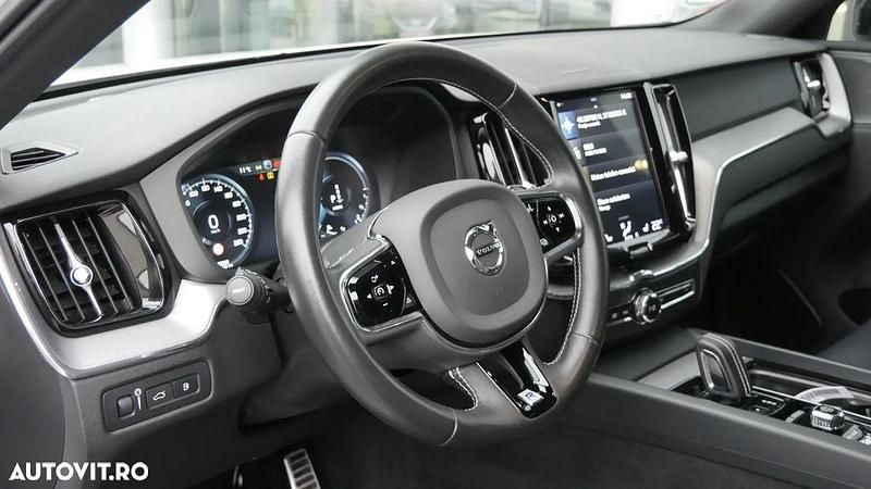 Second-hand Volvo XC60 R-Design 303 CP (222 kW) 2019 Culoarealb SUV