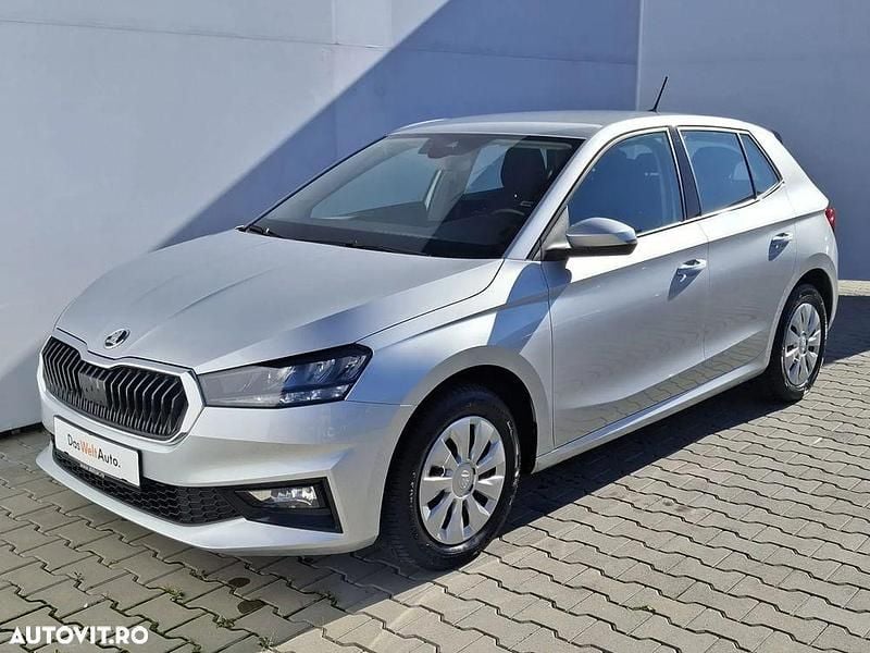 Argintiu metalic Utilizat 2023 Skoda Fabia Ambition Hatchback | 14.500 EUR (Scump) - Imagine 1/4