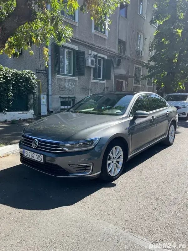 Verde Utilizat 2016 VW Passat GTE Berlinǎ | 14.500 EUR (Super Preț) - Imagine 1/4