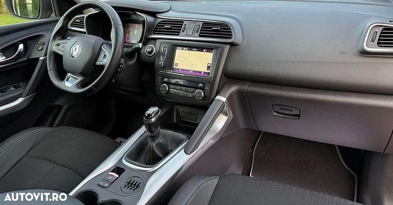 Second-hand Renault Kadjar Bose Edition 130 CP (95 kW) 2015 Culoarerosu SUV