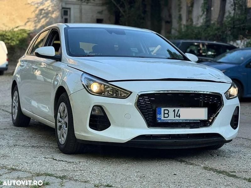Alb Utilizat 2018 Hyundai i30 Comfort Hatchback | 7.200 EUR (Super Preț) - Imagine 1/4