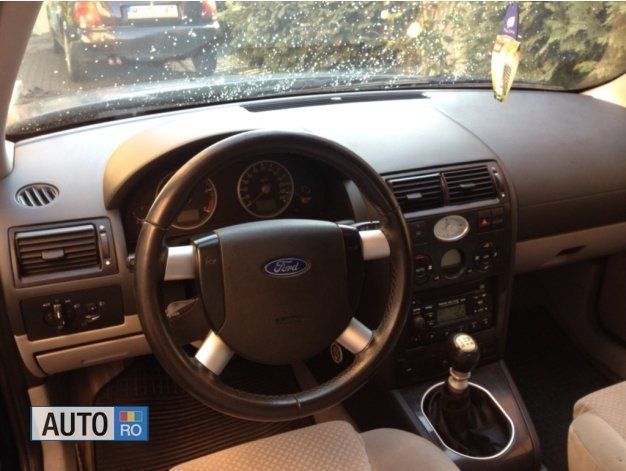 Second-hand Ford Mondeo 115 CP (84 kW) 2001 Albastru Hatchback