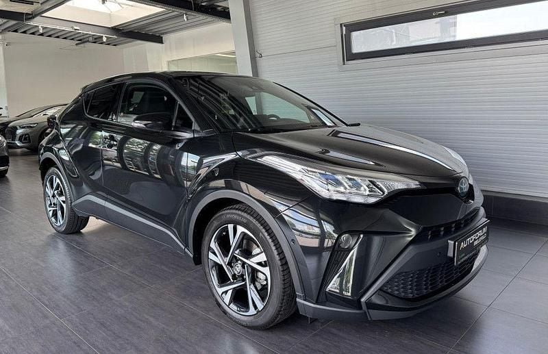 Utilizat 2023 Toyota C-HR Team SUV | 27.953 EUR (Puțin scump) - Imagine 1/1