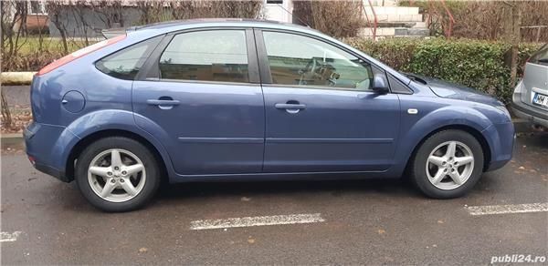 Second-hand Ford Focus 100 CP (73 kW) 2005 Albastru Hatchback